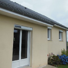 Rénovation dessous de toit, fenêtres PVC, volets roulants autonomes