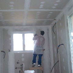 Cloisons, plafonds en plaques de plâtre et joints de finition